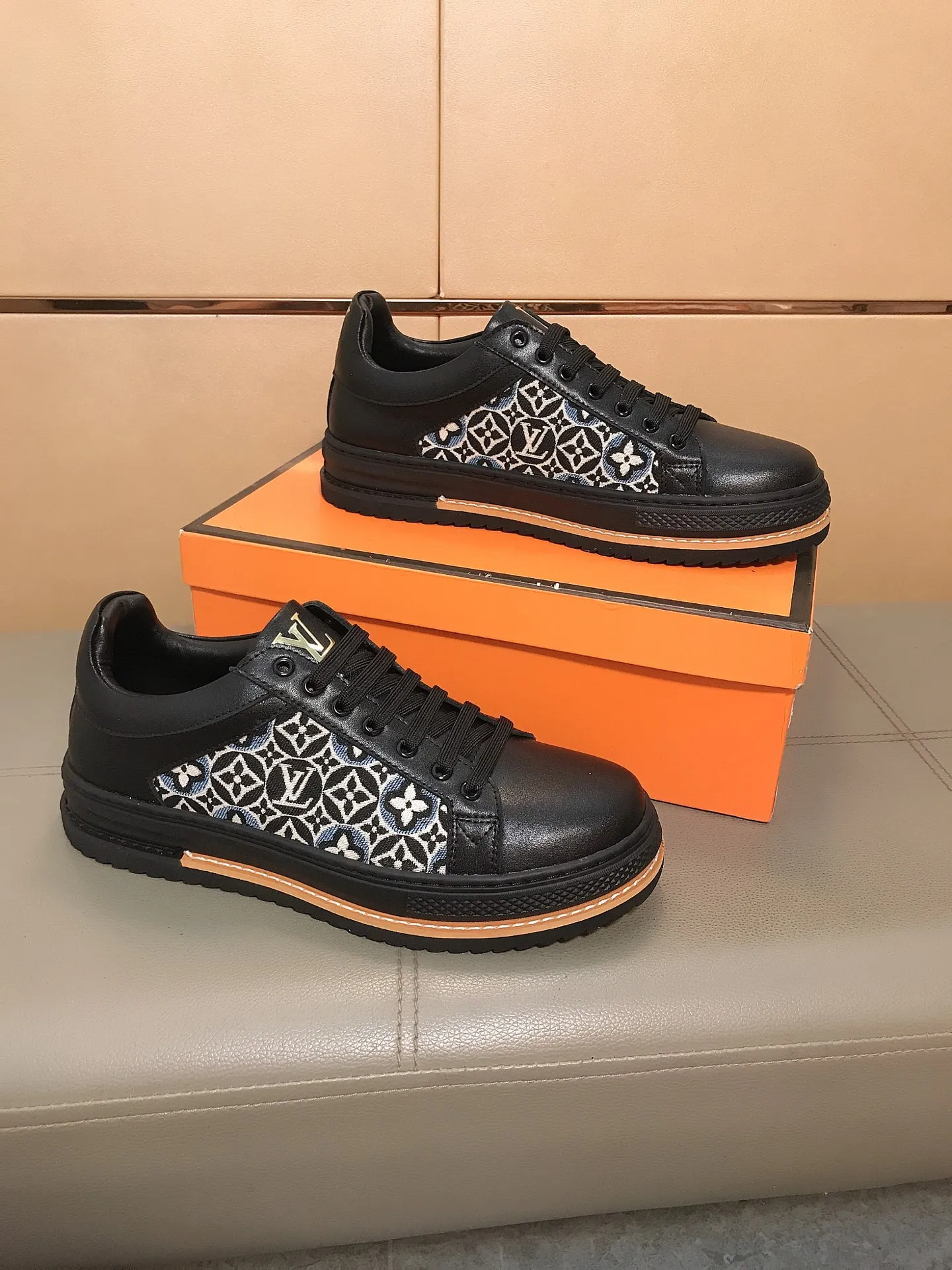 Ex-factory price 400 🆕🆕🔆🔆Hot-selling [Louis Vuitton] LV🔝new Korean style casual men's shoes, high-end brand, the upper is made of Italian cowhide stitching printed fabrics and sheepskin feet🔥, making walking more convenient and comfortable! Amazing work [color]! Create a fashionable personality to set off your uniqueness! A must-have for trendy men! Classic🔥Size: 38-44